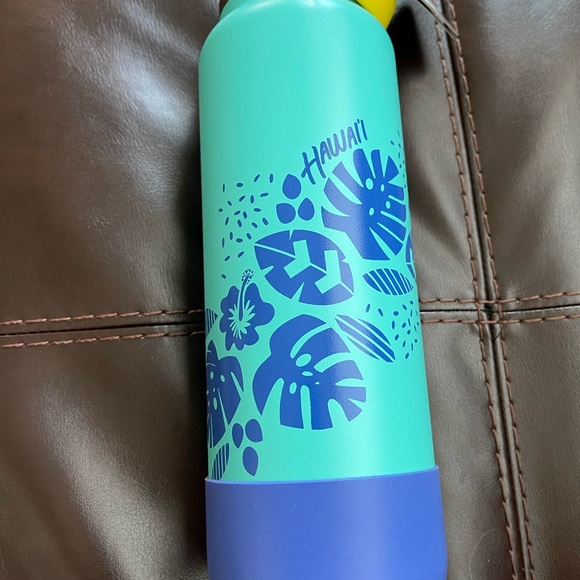 NEW Hydro Flask 40 oz Hawaii Limited Edition - Picture 2 of 4